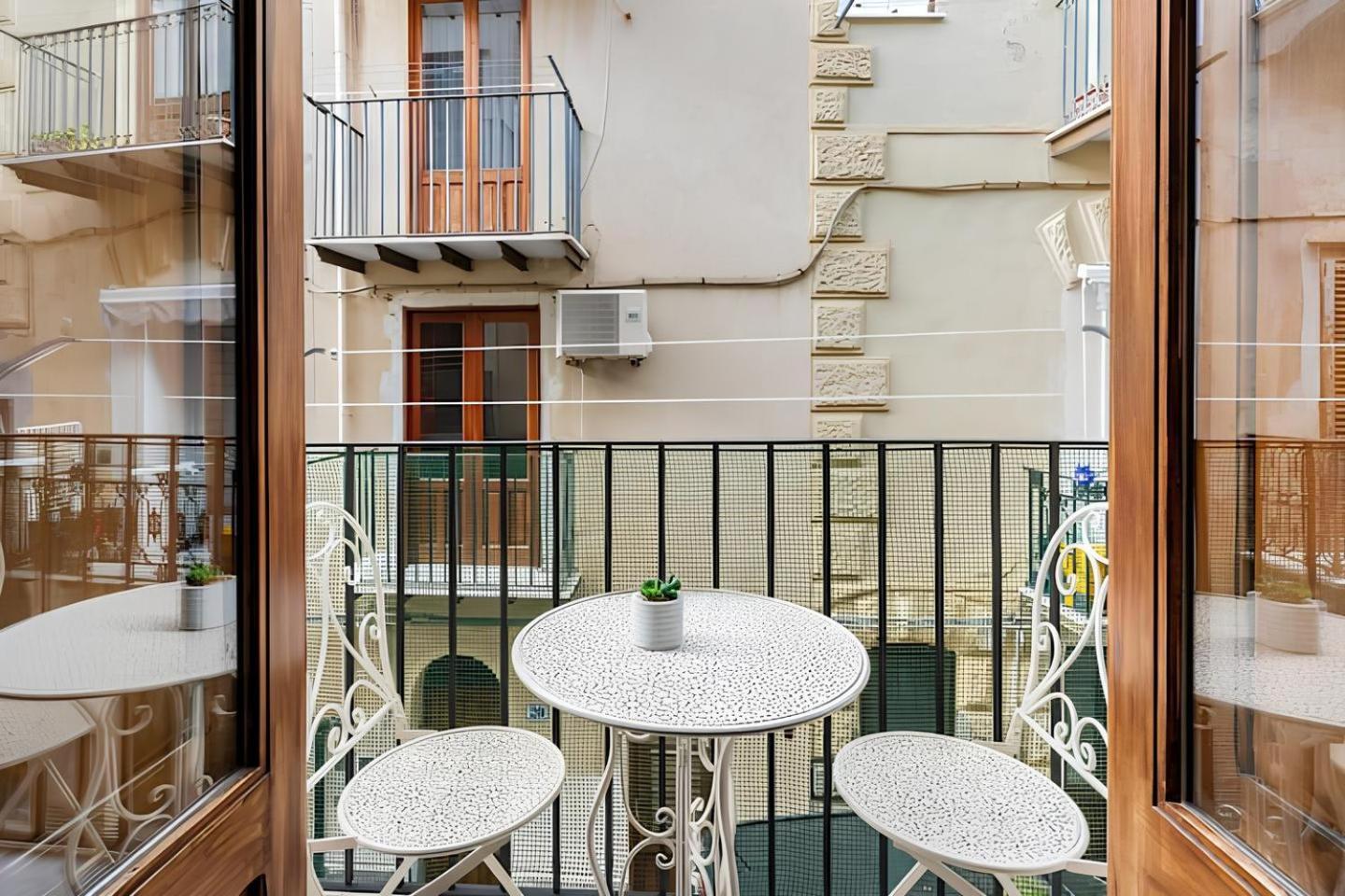 La Maison De La Cefalù